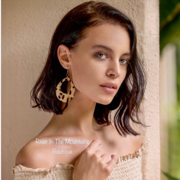 Myra Bag Jewelry - NWT! Gorgeous Creature Earrings By Myra!